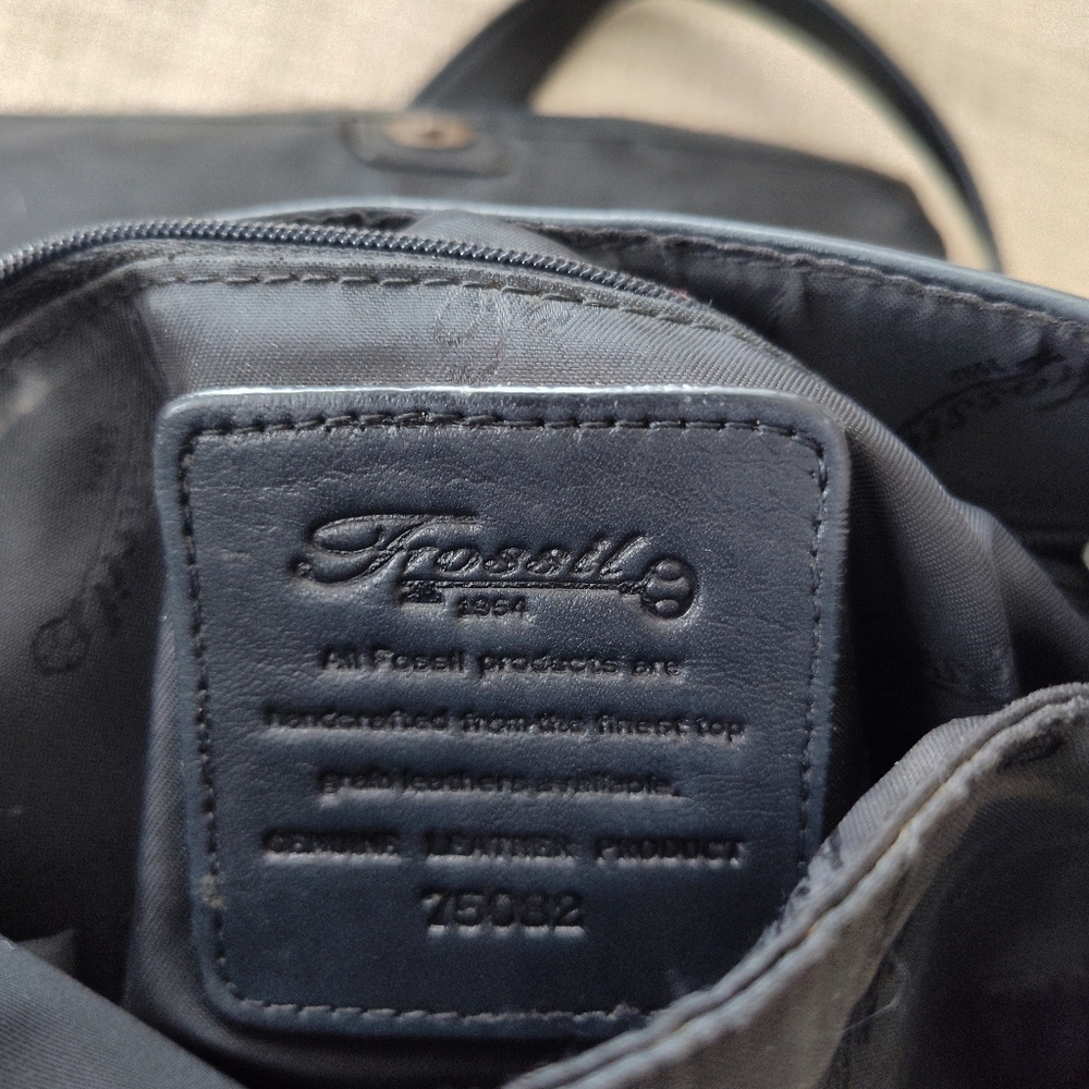 Fossil Leather Crossbody Messenger Bag - Picture 9 of 13